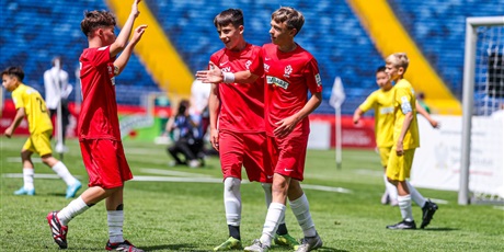 Powiększ grafikę: plakat z dziecmi